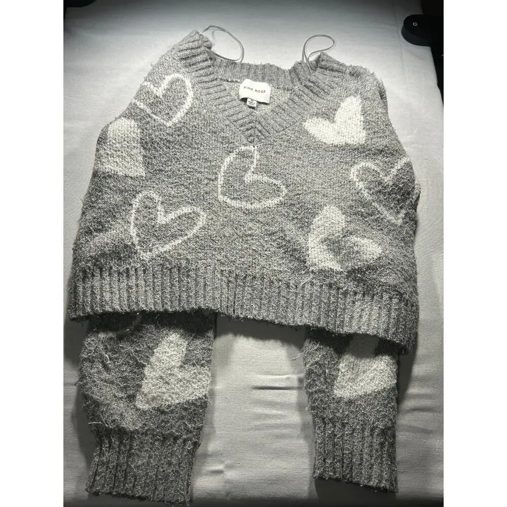 Pink Rose Women’s XS Gray White Heart Fuzzy Knit V-Neck Sweater
